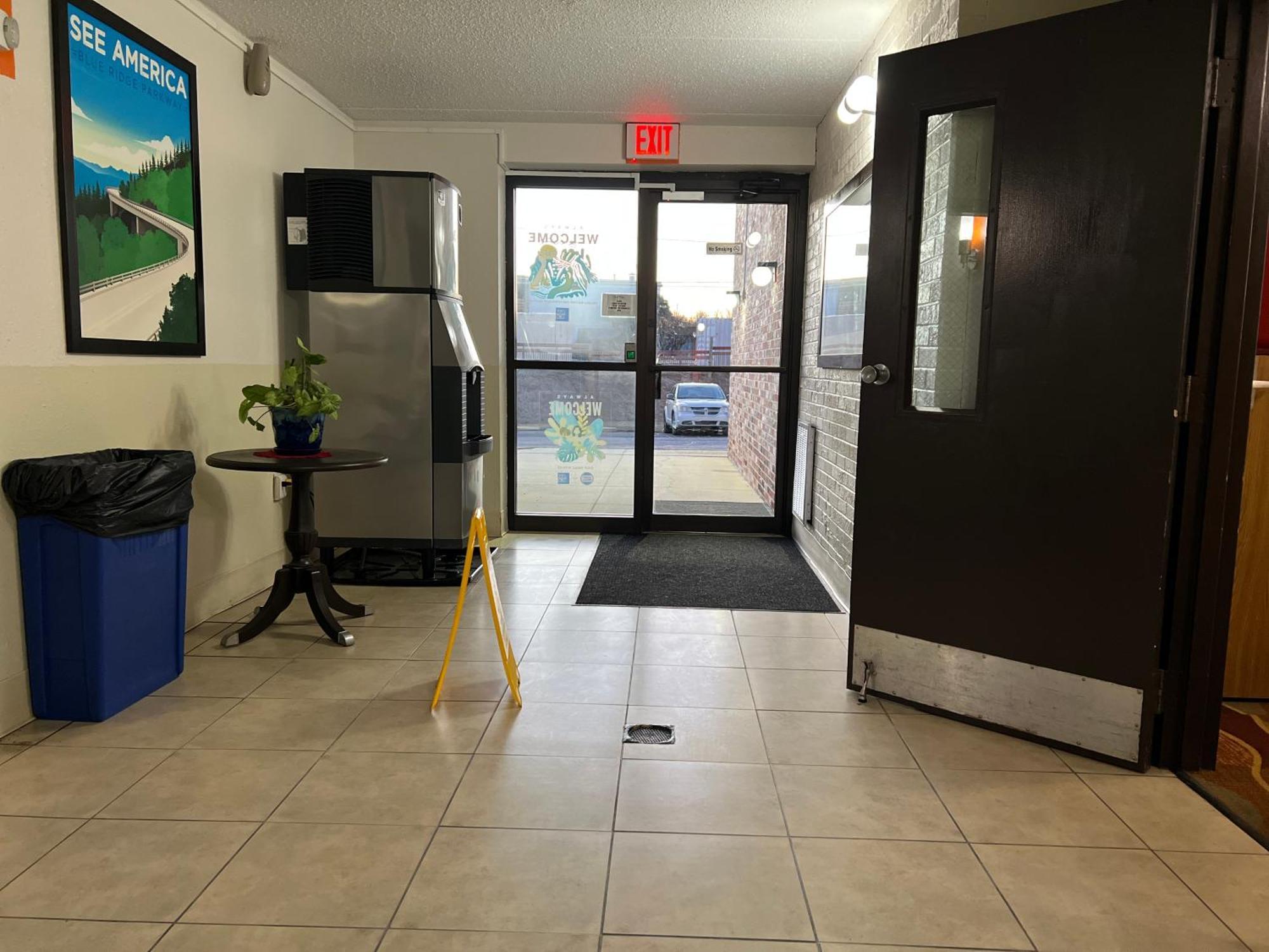 Travelodge By Wyndham Wytheville Luaran gambar